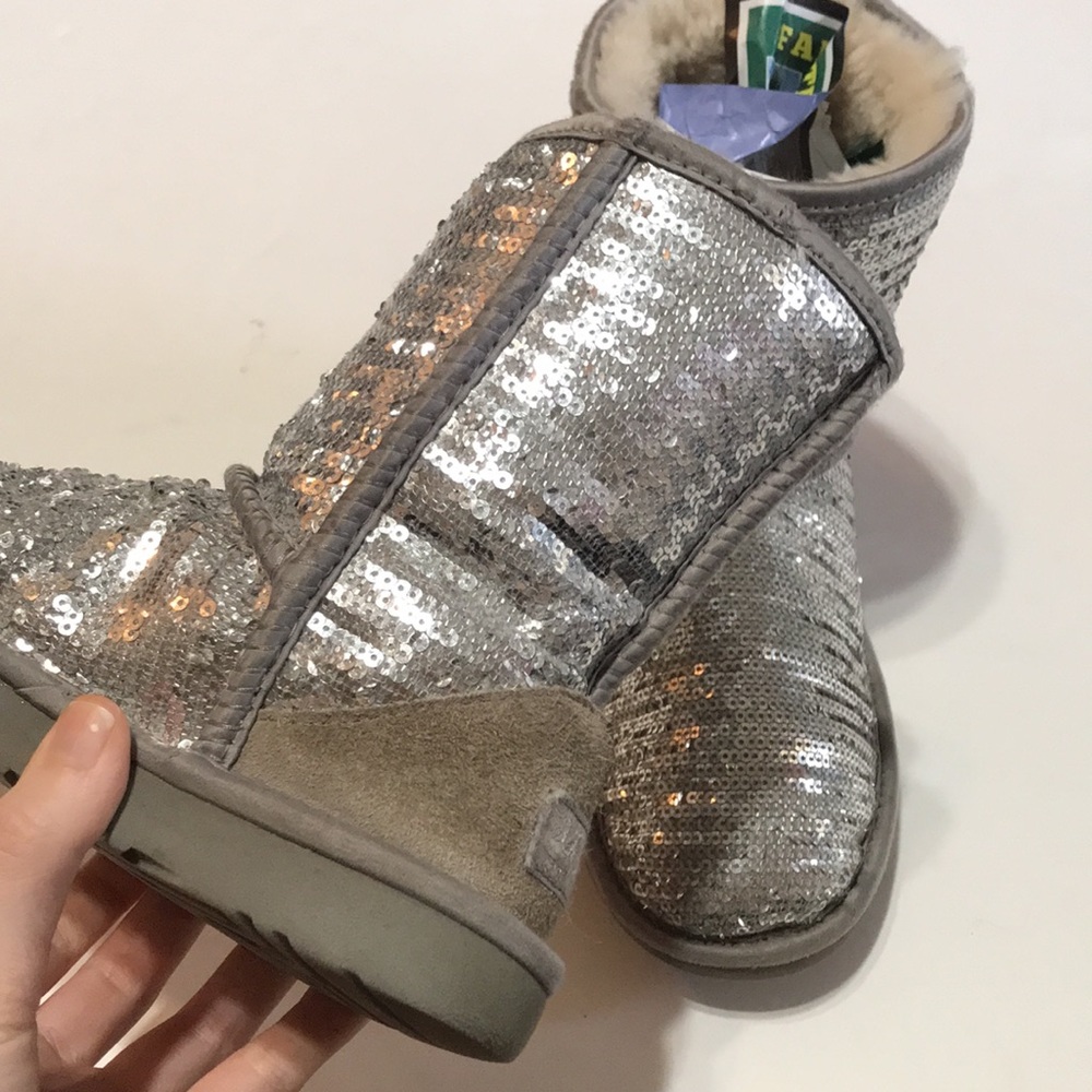 UGG Australia Classic Short Boot Silver Sequin Kid 4 Sheepskin Essential Sparkle - Picture 9 of 17